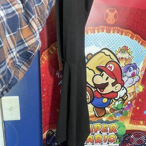 Black hooded cropped top